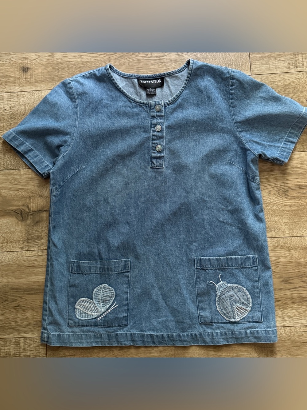 Women's Blue Denim Short-Sleeve Tunic with Pocket Appliqué